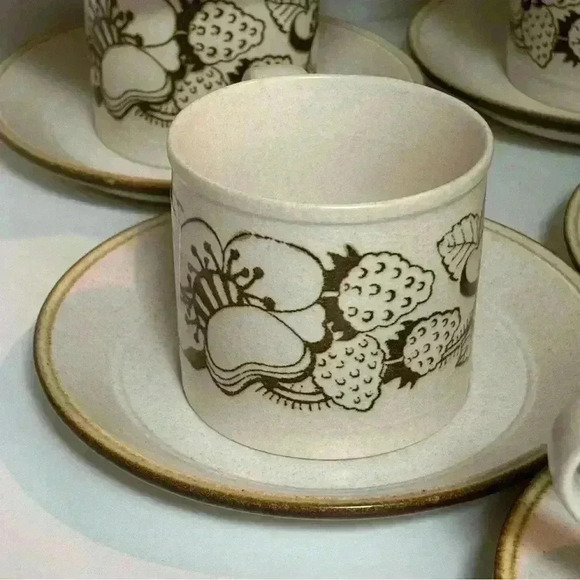 7 cup and saucer sets (14 pcs) Staffordshire Kiln Craft Bramble  stone ware - Picture 6 of 14